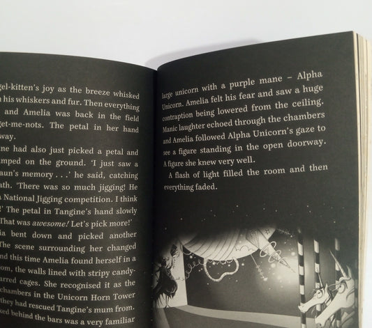 Amelia Fang and the Memory Thief (Preloved)